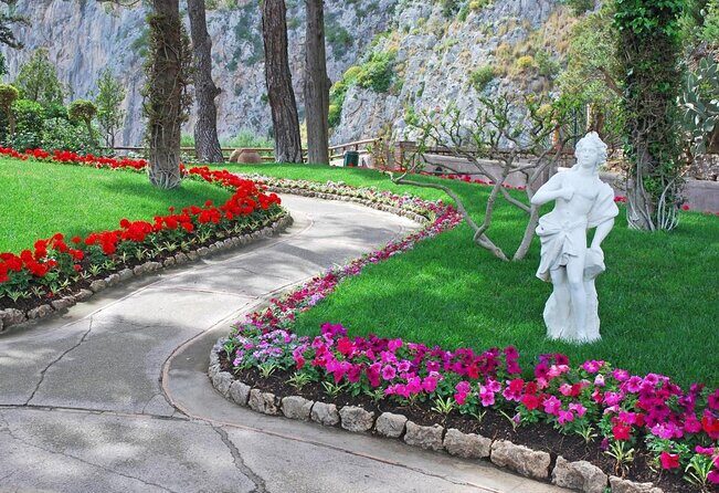 Full-Day Guided Boat Tour to Capri from Sorrento with Limoncello - From Sorrento to Capri: what this tour gets right