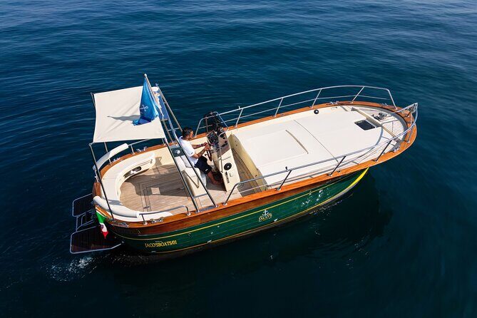 Full-Day Private Capri Boat Tour - Drinks, snacks, and the food question on Capri