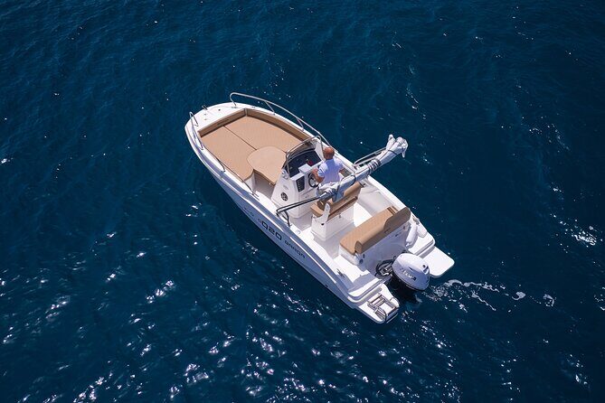 Full Day Private Tour from Sorrento to Capri by speedboat - Meeting point and how to keep your day running on time
