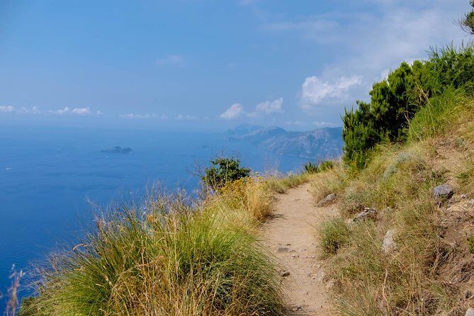 Guided Day Hike on the Path of the Gods with Sorrento Transfer - Start smart: Piazza Tasso and the transfer to your trailhead