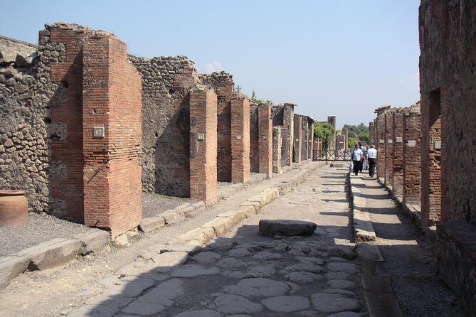 Half Day Morning Tour of Pompeii from Sorrento - Weather and comfort: how to survive Pompeii’s sun