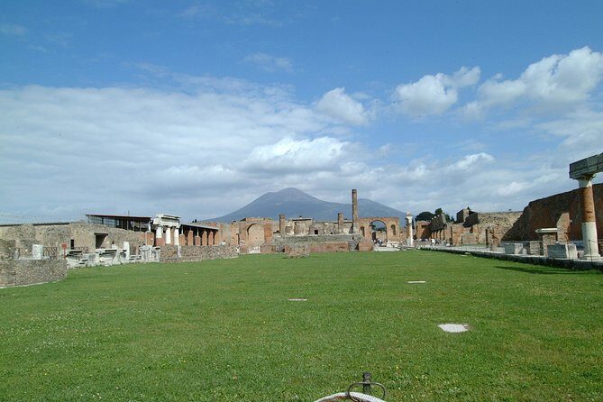 Half Day Morning Tour of Pompeii from Sorrento - Round-trip coach from Sorrento: pickup, timing, and sanity-saving logistics