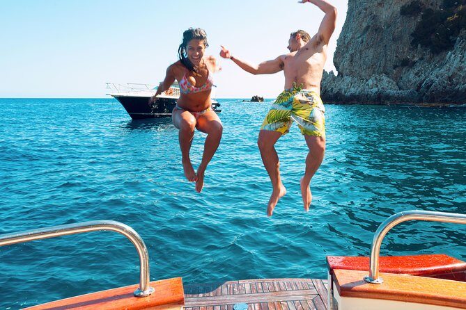 Half-Day Small Group Trip to Capri & Blue Grotto from Sorrento - Guides and captains: why the human factor shows up