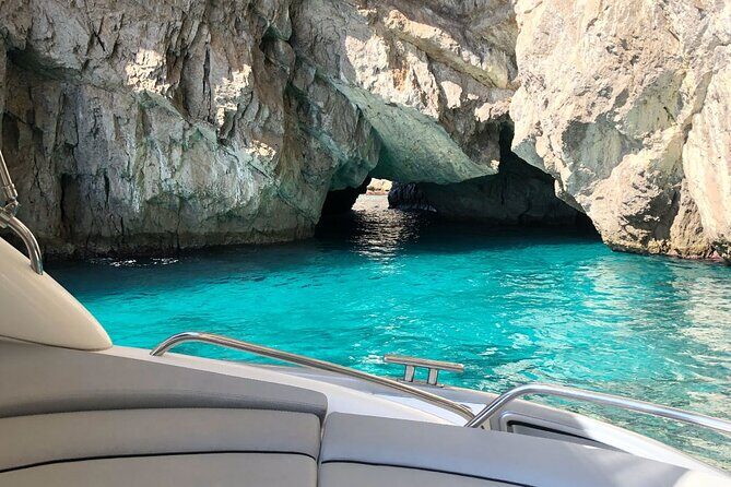 Half day to discover the fascinating island of Capri - Price and Value for a Private Group (Up to 10)