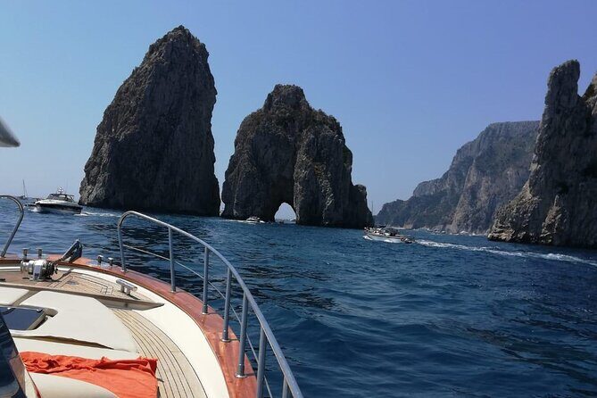 Half day to discover the fascinating island of Capri - Weather, Berth Traffic, and the Realities of the Capri Pier