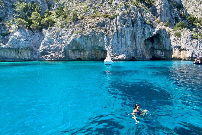 Half day tour of Capri by private boat - I Faraglioni close-up: how to get the best photo moment