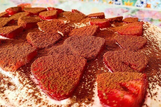 Hands-On Pasta and Tiramisu Class in Positano with Local Family - Positano vs Praiano: Getting to the Right Home