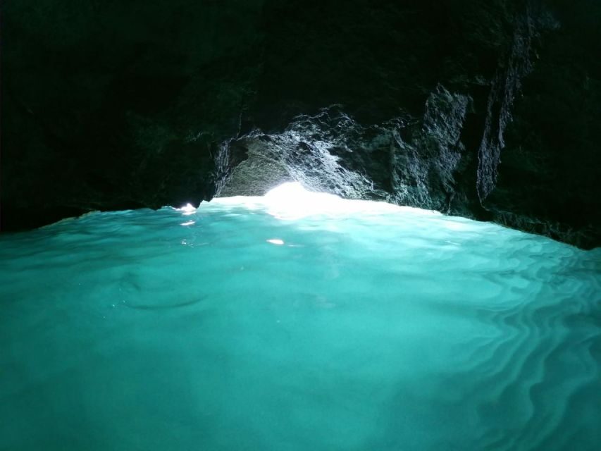 Ischia: Island Boat Tour with Neapolitan Lunch & Snorkeling - Drinks, Vibes, and How the Crew Keeps It Safe and Fun