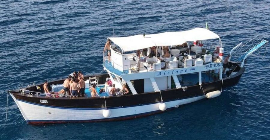 Ischia: Island Boat Tour with Neapolitan Lunch & Snorkeling - Meeting in Forio: Getting Ready for 7 Hours on the Water
