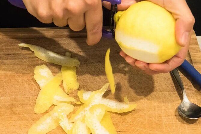 Learn how to make Amalfi limoncello - Price and value in Amalfi: why $30.12 can make sense