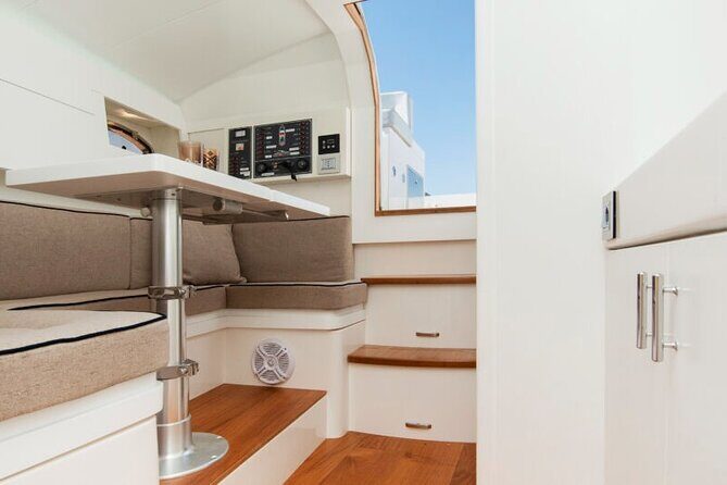 Luxury Capri Dining Experience & Aperitif with Yacht Transfer - Should you book this luxury Capri dining experience?
