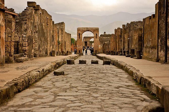Mt Vesuvius and Pompeii Tour by Bus from Sorrento - Pick-up and the twisty roads out of Sorrento