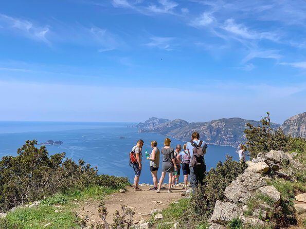 Path of the Gods Private Hiking Tour from Agerola - The mid-route snack break: local food, optional vegetarian, and budget reality