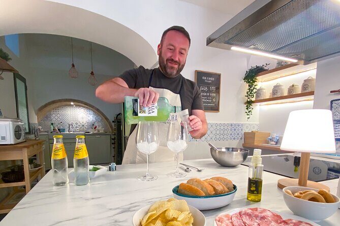 Pizza Class in Sorrento - Making Neapolitan pizza dough from scratch (the real skill)