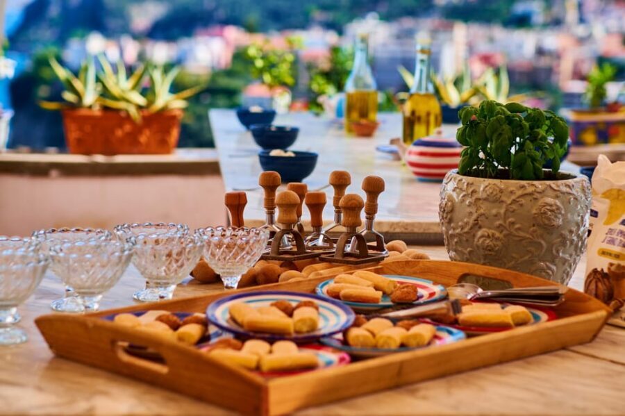 Pizza pasta e sorrento traditional cuisine 100% hands on - Wine, music, and the social part of cooking