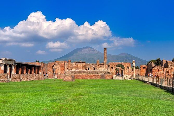 Pompeii and Mount Vesuvius SELECT tour - Morning logistics: 8:10 departure and coach comfort