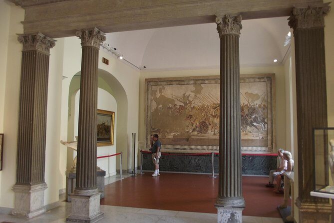 Pompeii and Naples with guide all day and tickets included - A day that strings together Pompeii + Naples without the headache