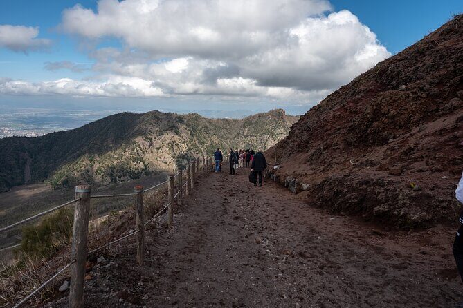 Pompeii and Vesuvius Small Group Tour from Sorrento with Pizza - The pace question: how rushed can Pompeii feel?