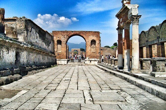 Pompeii & Mount Vesuvius Tour with Guided Visit, Tickets & Lunch - Should You Book This Pompeii and Mount Vesuvius Tour from Sorrento?