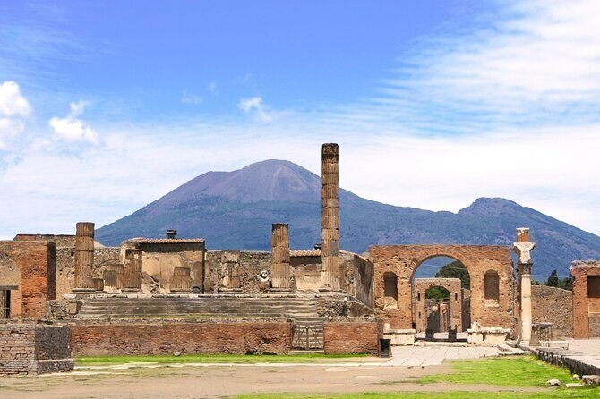Pompeii Tour with Lunch and Wine Tasting from Positano - Mount Vesuvius Stop and the Cantina del Vesuvius Arrival