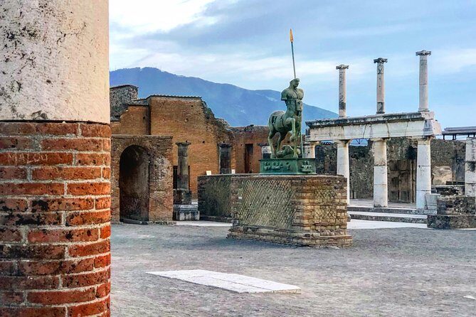Pompeii & Vesuvius with Lunch & Wine Tasting from Positano - What to look for in Pompeii when time is short