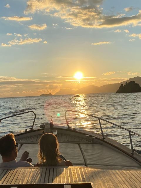 Positano: Amalfi Coast Sunset Group Boat Tour with Prosecco - Passing Positano, Amalfi, and Ravello From a Different Angle
