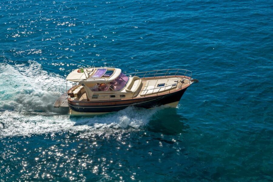 Positano: Shared Sunset Cruise - Sliding along the Amalfi Coast: the big payoff section
