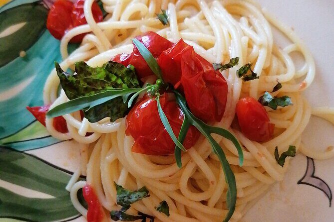 Positano Spaghetti experience - The spaghetti lesson: cherry tomatoes, lemon sauce, and the local chili style