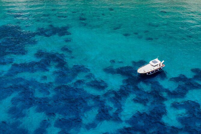 Private boat tour along Amalfi Coast - A 7-hour private Amalfi Coast charter from Positano