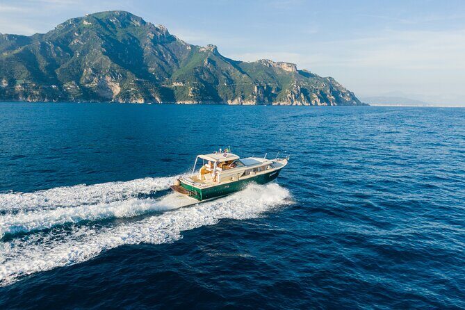 Private Boat Tour along the Amalfi Coast or Capri - The guide/captain factor: why Carlo shows up again and again