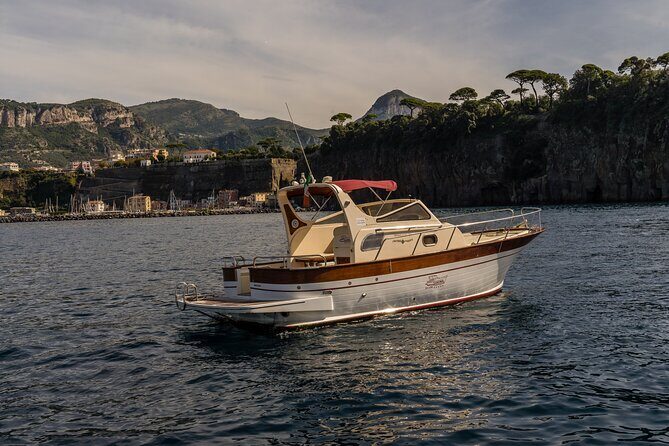 Private Boat Tour from Sorrento to Capri on a Classic Gozzo 8.50 - White Grotta: quick, bright, and made for photos
