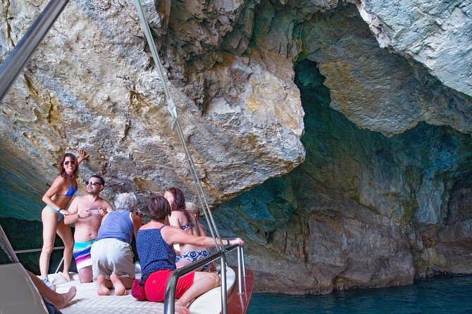 Private Boat Tour from Sorrento to Capri on a Classic Gozzo 8.50 - Natural Arch: a rock landmark with a real sense of scale