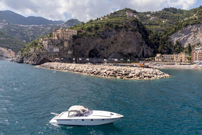 Private Boat Tour of Amalfi Coast with Drinks - On Board: Comfort, Cleanliness, and Drinks That Keep Things Easy