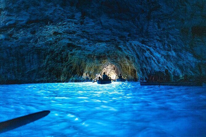 Private Boat Tour of Capri - Blue Grotto by Rowboat: Queue Reality and the €18 Fee