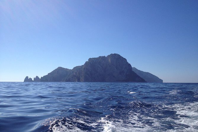 Private boat tour of Capri (relaxation tour three hours) - The other famous points you cruise past: lighthouse and English forts