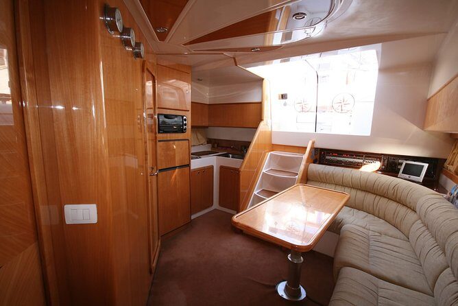 Private Cruise to Capri and Amalfi coast from Positano or Amalfi - yacht 40' - Price and value for a private group day
