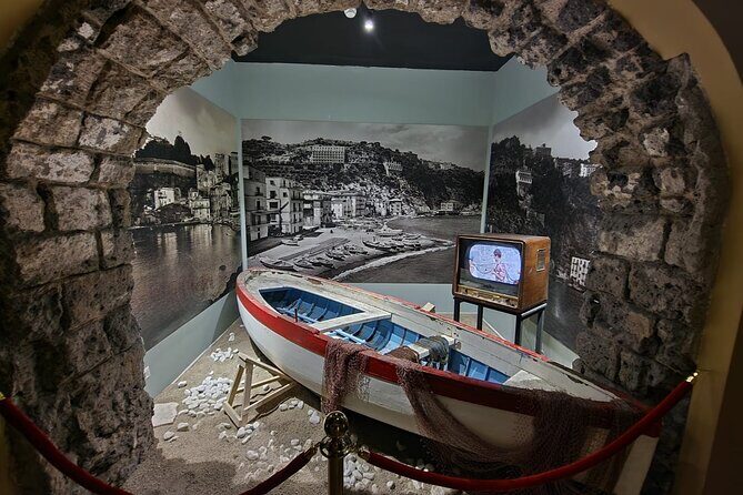 Private Guided Multimedia Exhibition on the History of Sorrento - Stop 1: the multimedia exhibition in Sorrento (what to do with your attention)
