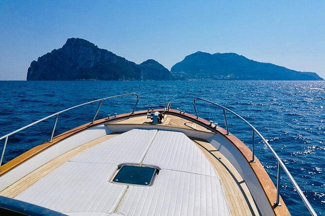 Private Island of Capri Boat Tour for Couples - Private Capri boat for two: the couple-friendly vibe