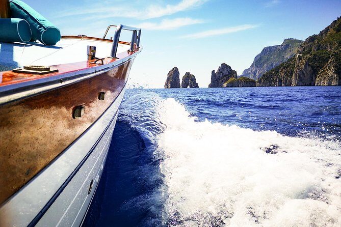 Private Island of Capri Boat Tour for Couples - Timing and weather: why the sea decides the schedule