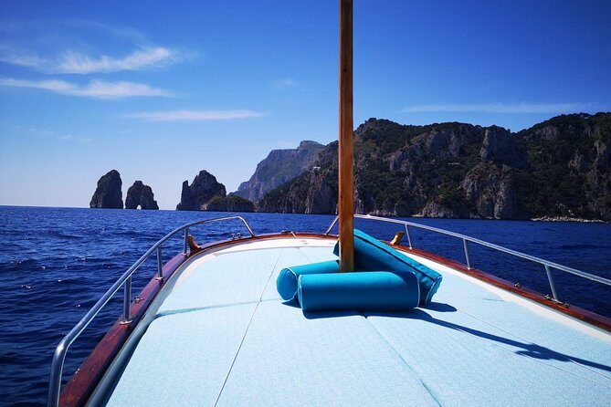 Private Island of Capri by Boat - Meeting at Piazza Angelo Ferraro: where to start and how to make it easy