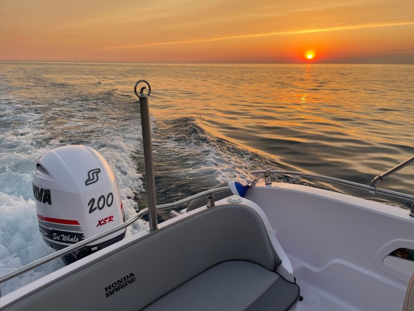Private Sunset boat tour - The timing: 5:30pm meet, around 6pm departure, and a slow fade into night