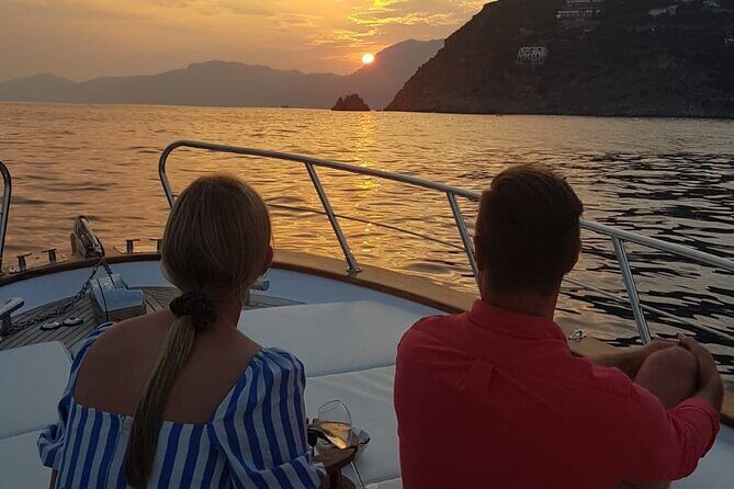 Private Sunset Cruise with Prosecco Onboard - Meeting, Boat Access, and What “Near Public Transportation” Means