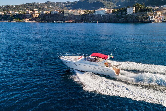 Private Tour from Sorrento to Capri - Raffaelli Shamal 40 - Natural Arch and Grotta Verde: two quick wins for your camera and your curiosity