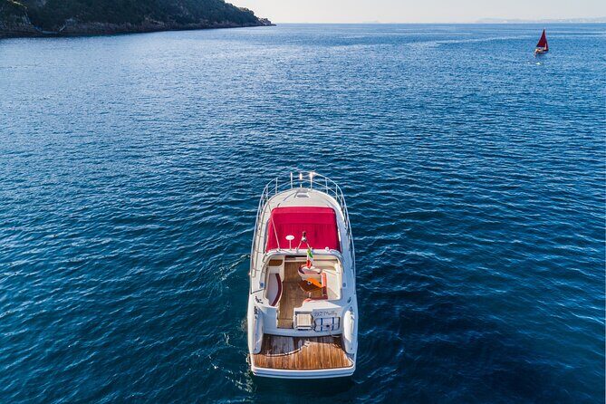 Private Tour from Sorrento to Capri - Raffaelli Shamal 40 - I Faraglioni and Punta Carena: the island icons from the water