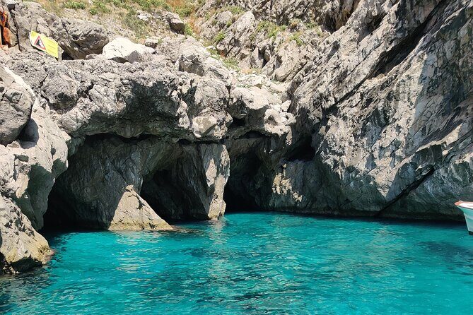 Private tour in a typical Capri boat - Swimming and cave time: towels, noodles, and a captain who times it right