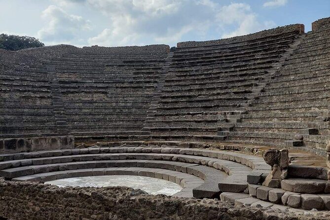 Private Tour Pompeii Herculaneum Vesuvius - Transport comfort from Naples: the underrated part of a good day