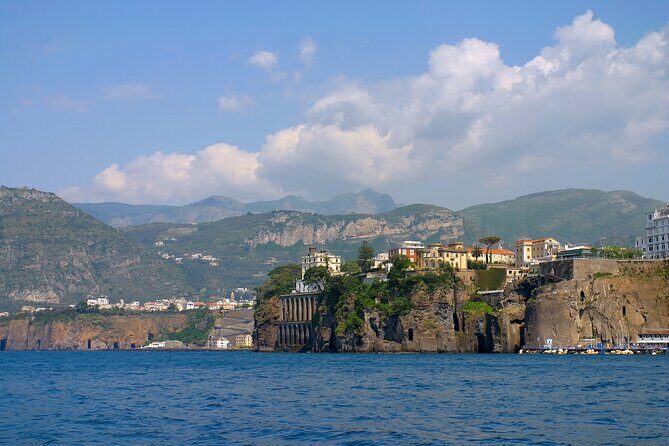 Private transfer from Naples/Salerno to Sorrento, or vice versa - Your View From the Window: Bay of Naples to Sorrento Coast