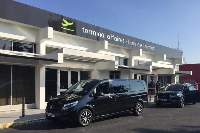 Private transfer Sorrento to Naples Airport OR Naples to Sorrento - Pickup setup: Sorrento hotel rendezvous and Capodichino arrival meeting