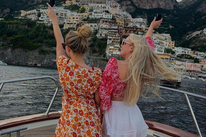 Shared Sunset Cruise from Positano with Drinks & Snacks 1.5-Hour - Positano from the water: what you’re really seeing on the way back