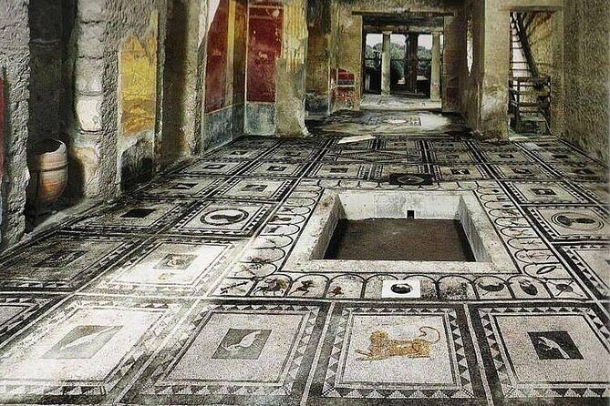 Skip the line Pompeii Guided Tour - Pace, group size, and comfort on a 30-seater bus